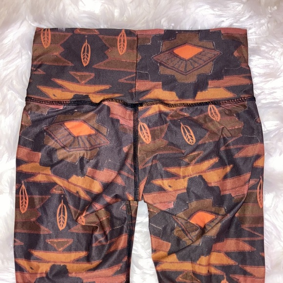 Rare TEEKI Southern Cross Harvest Tribal Feather Leggings Hot Pants - Picture 9 of 11